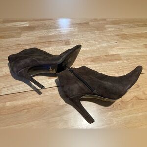 Colin Stuart heeled brown boot size 8 M with approximately a 3 inch heel.EUC